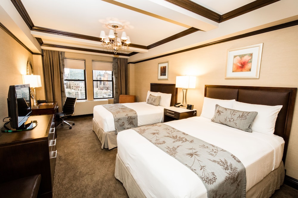 DELUXE, 2 DOUBLE BEDS