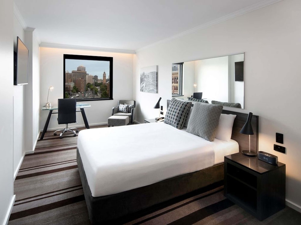 Mercure Sydney 23/67