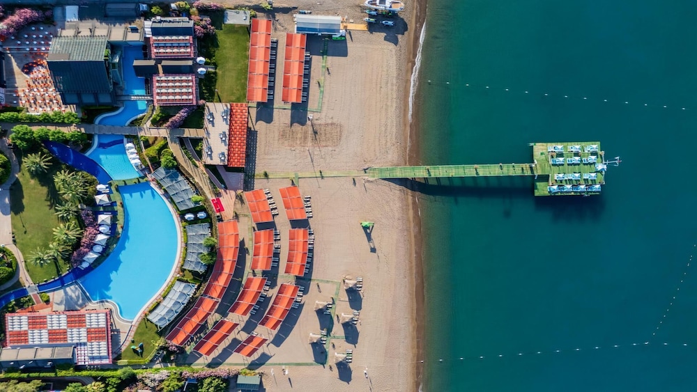 Limak Lara De Luxe Hotel and Resort 77/81
