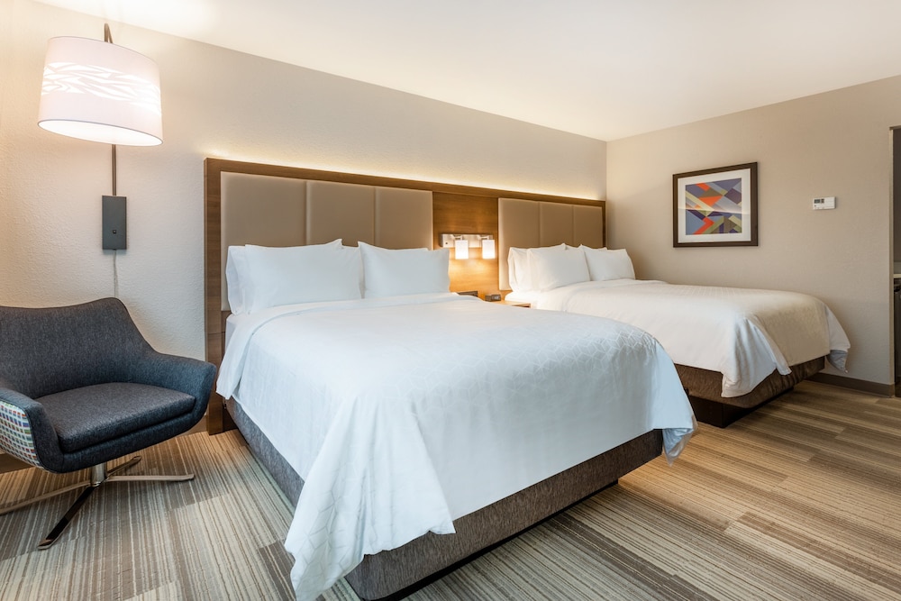 Holiday Inn Express Suites Florence Cincinnati Airport 10/37