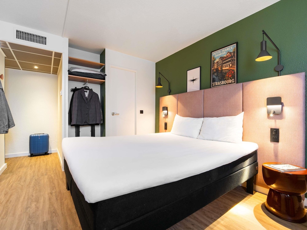 Superior, Queen Bed
