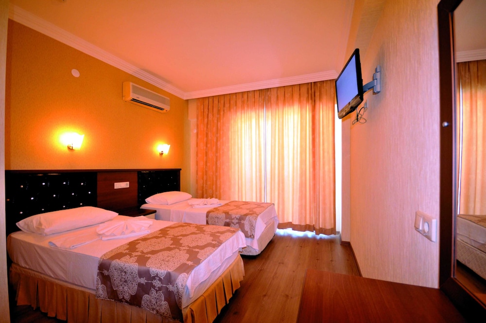Epic Hotel 12/21