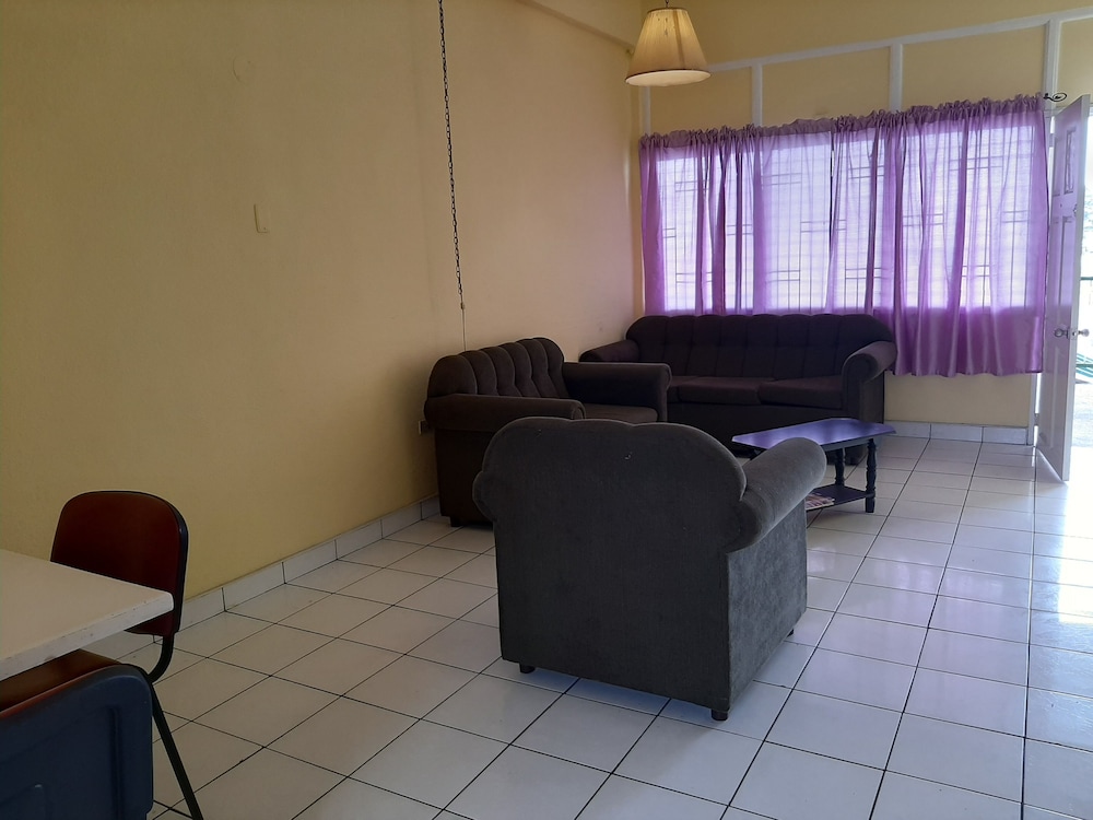Royal Palm Suite Hotel 33/40