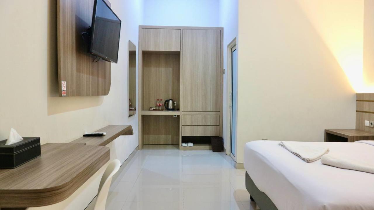El Malik Hotel Sumenep 15/28
