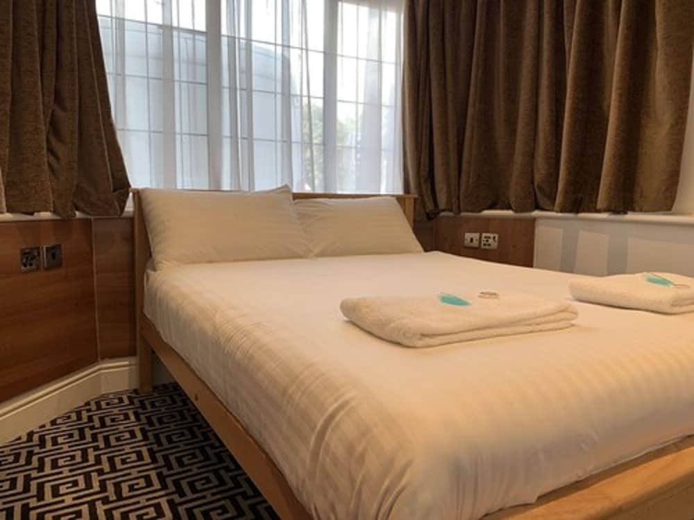 Twickenham Guest House 8/49