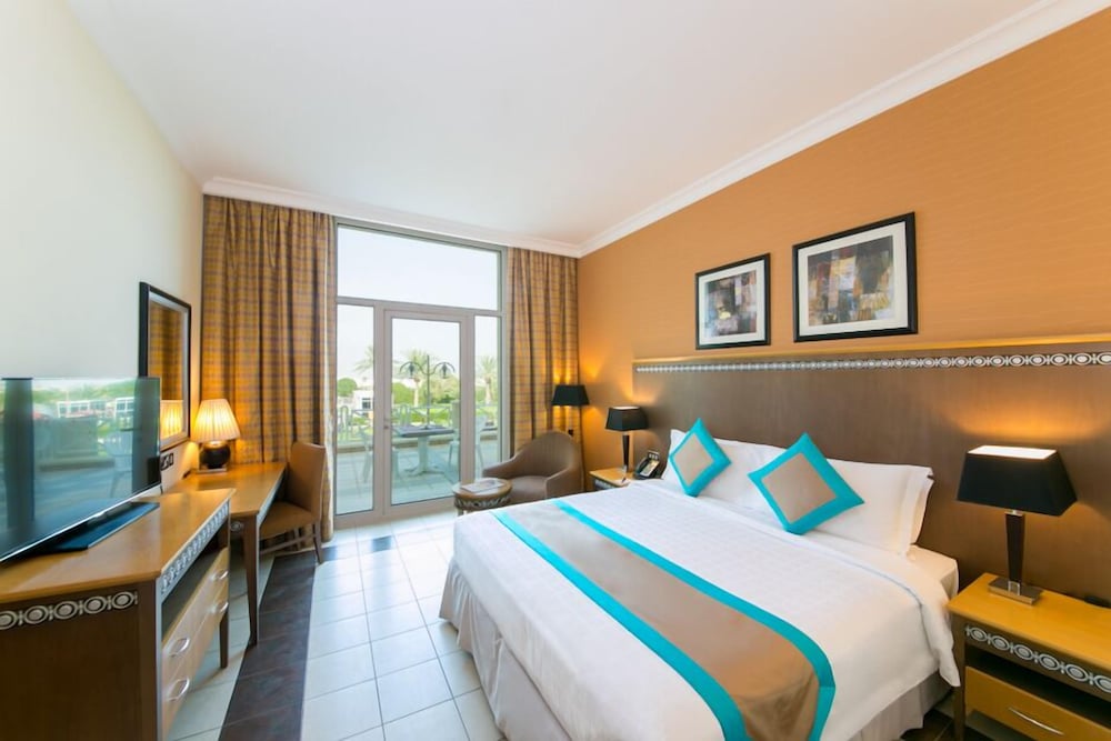 Copthorne Al Jahra Hotel & Resort 17/76