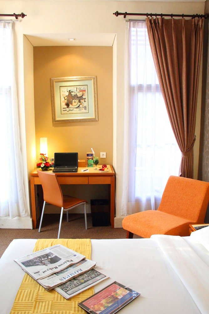 Serela Riau Hotel Bandung 29/71