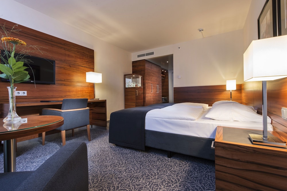 Maritim Hotel Munchen 7/61