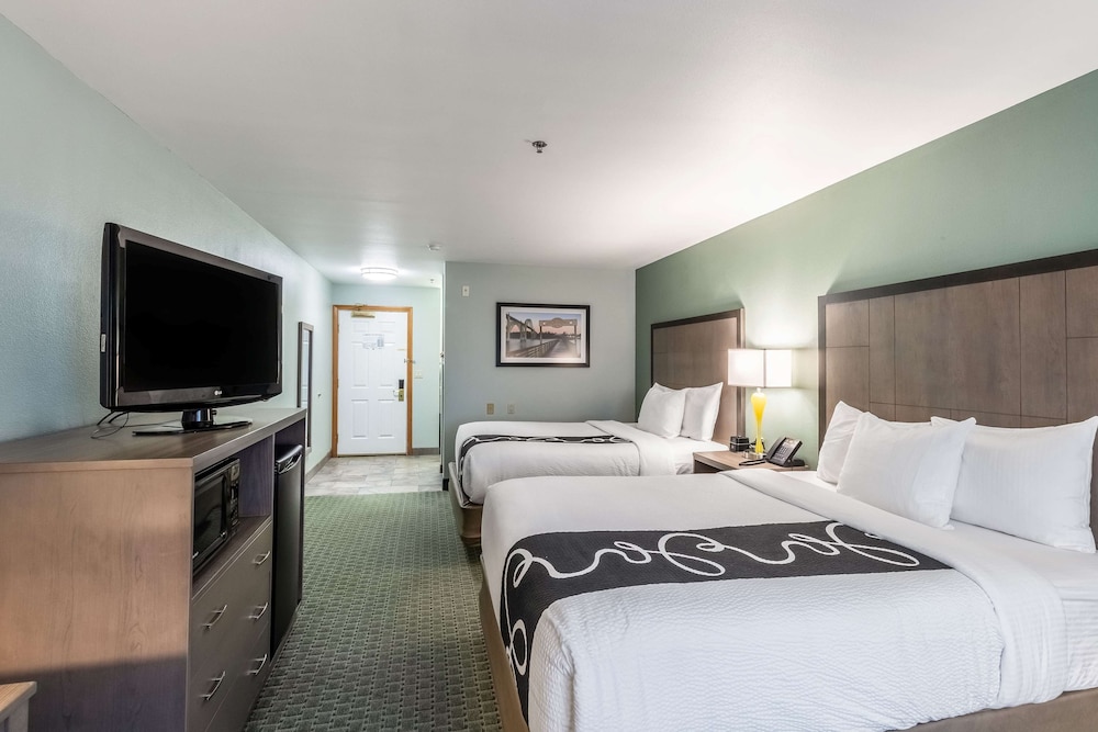 La Quinta Inn Suites By Wyndham Newport 13/40
