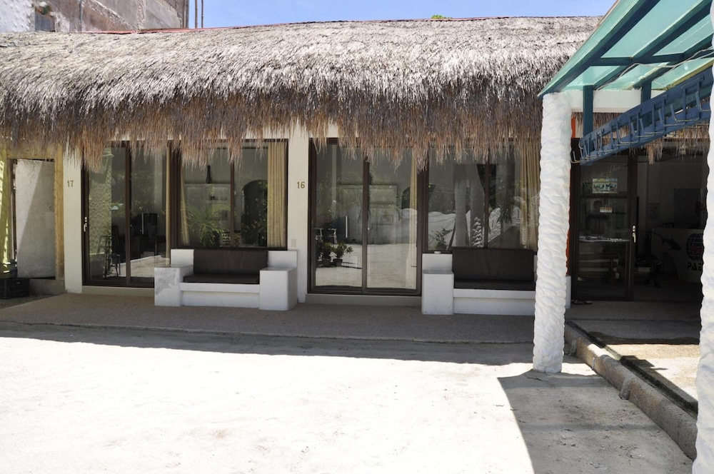 Little Mermaid Dive Resort 6/54