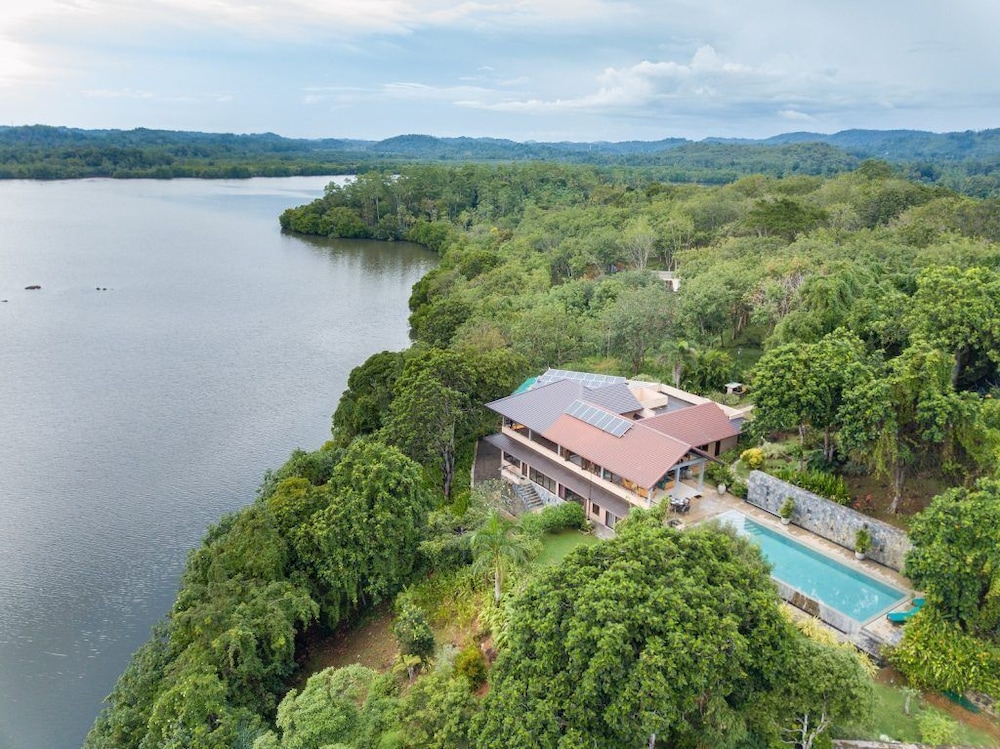 Sea Heart House On Koggala Lake 38/50