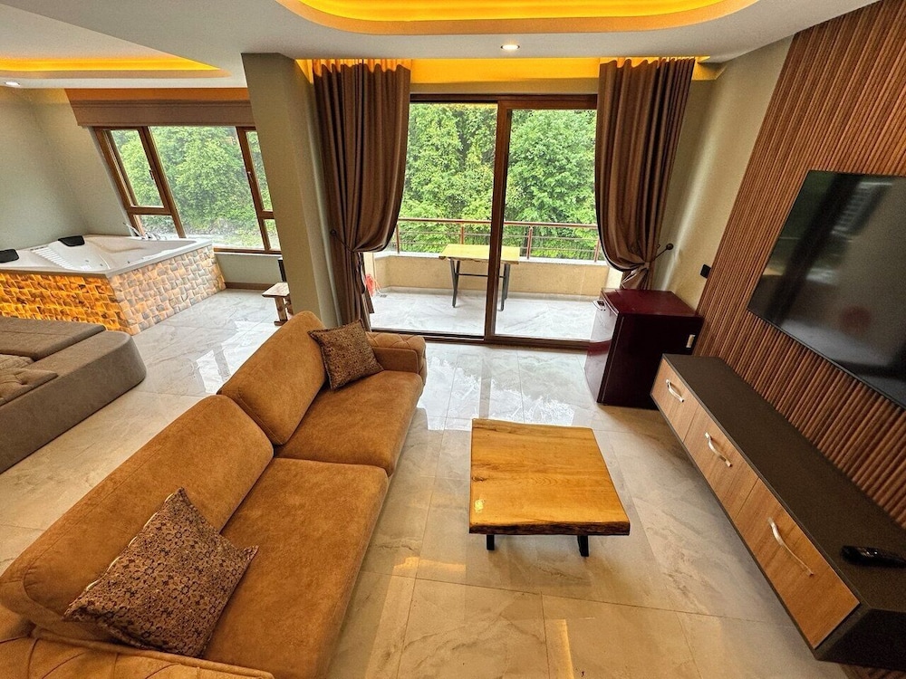 Tuva Villa's 37/50