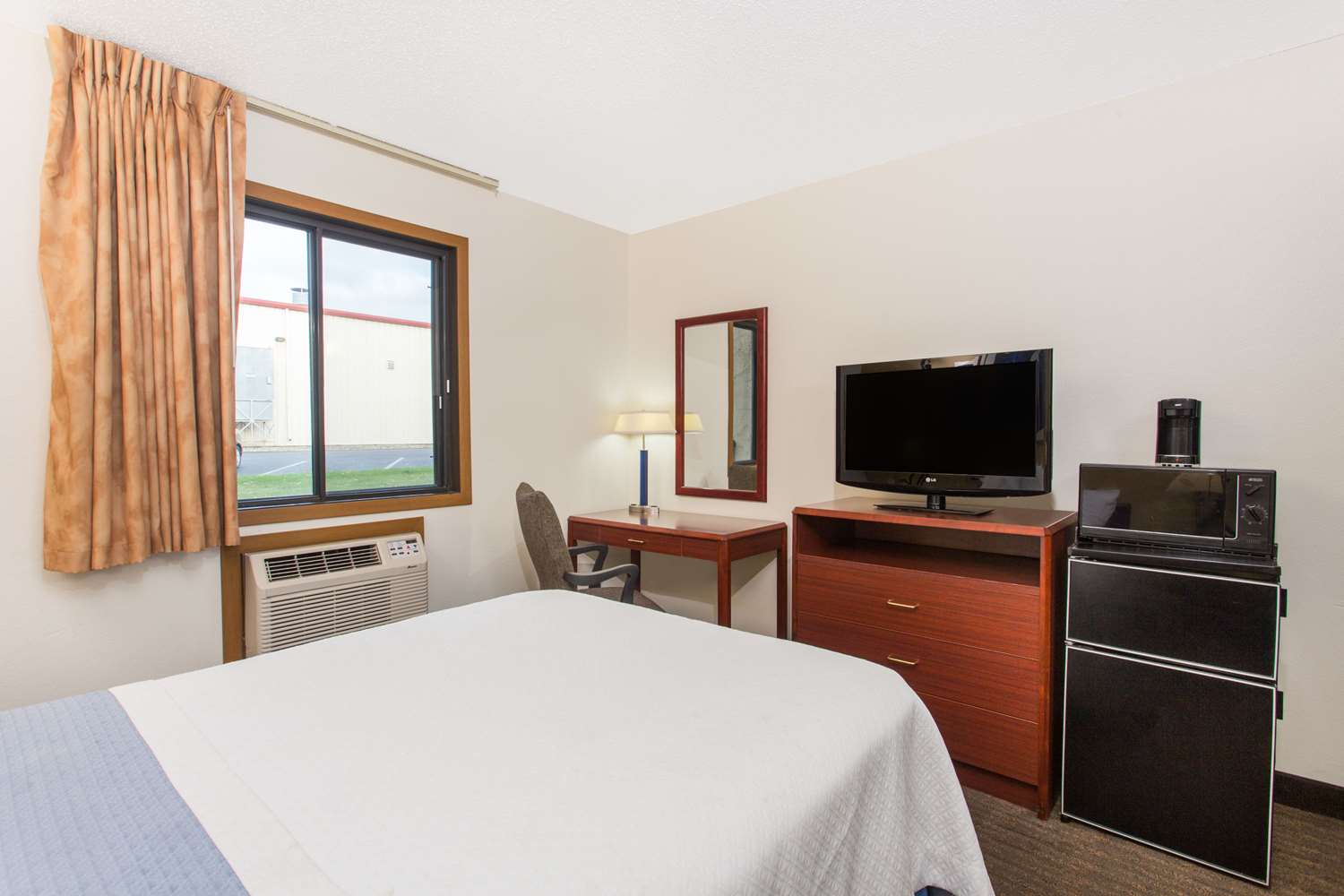 Days Inn By Wyndham Austin 26/44