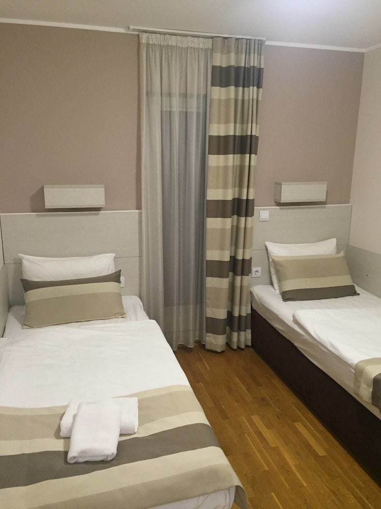 M-Club Hotel 6/16