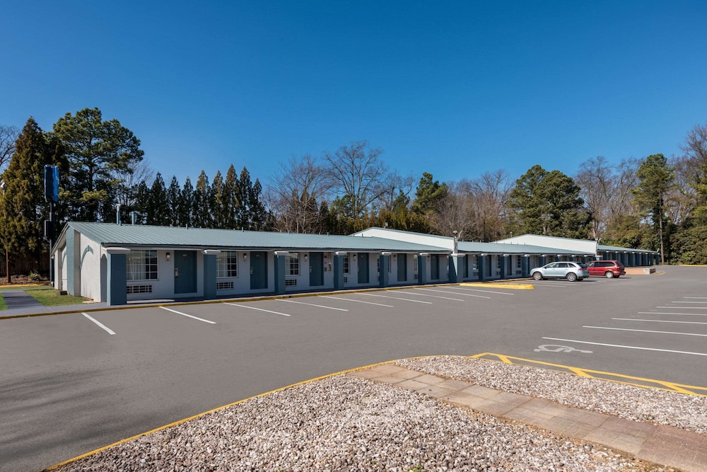 Rodeway Inn Charlotte Airport Area photo2