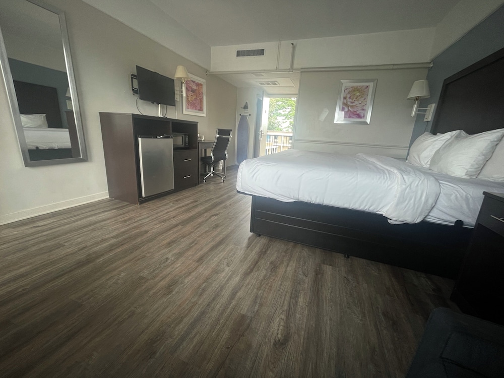 Motel6 Norfolk, VA – East Little Creek 30/50