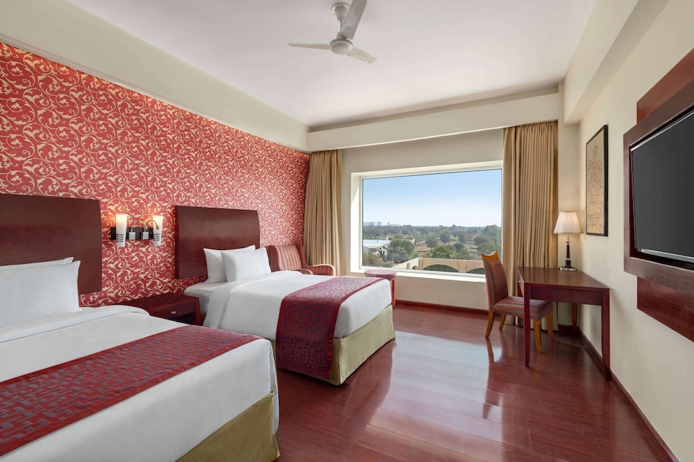PREMIUM, DELUXE, TWIN BEDS
