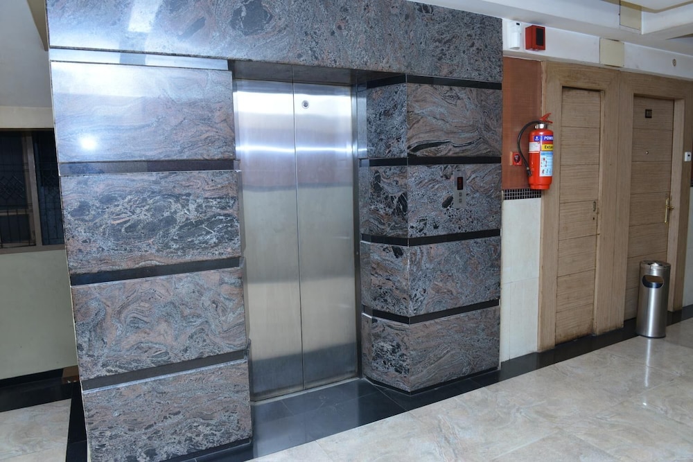 Sree Bharani Hotel 5/27