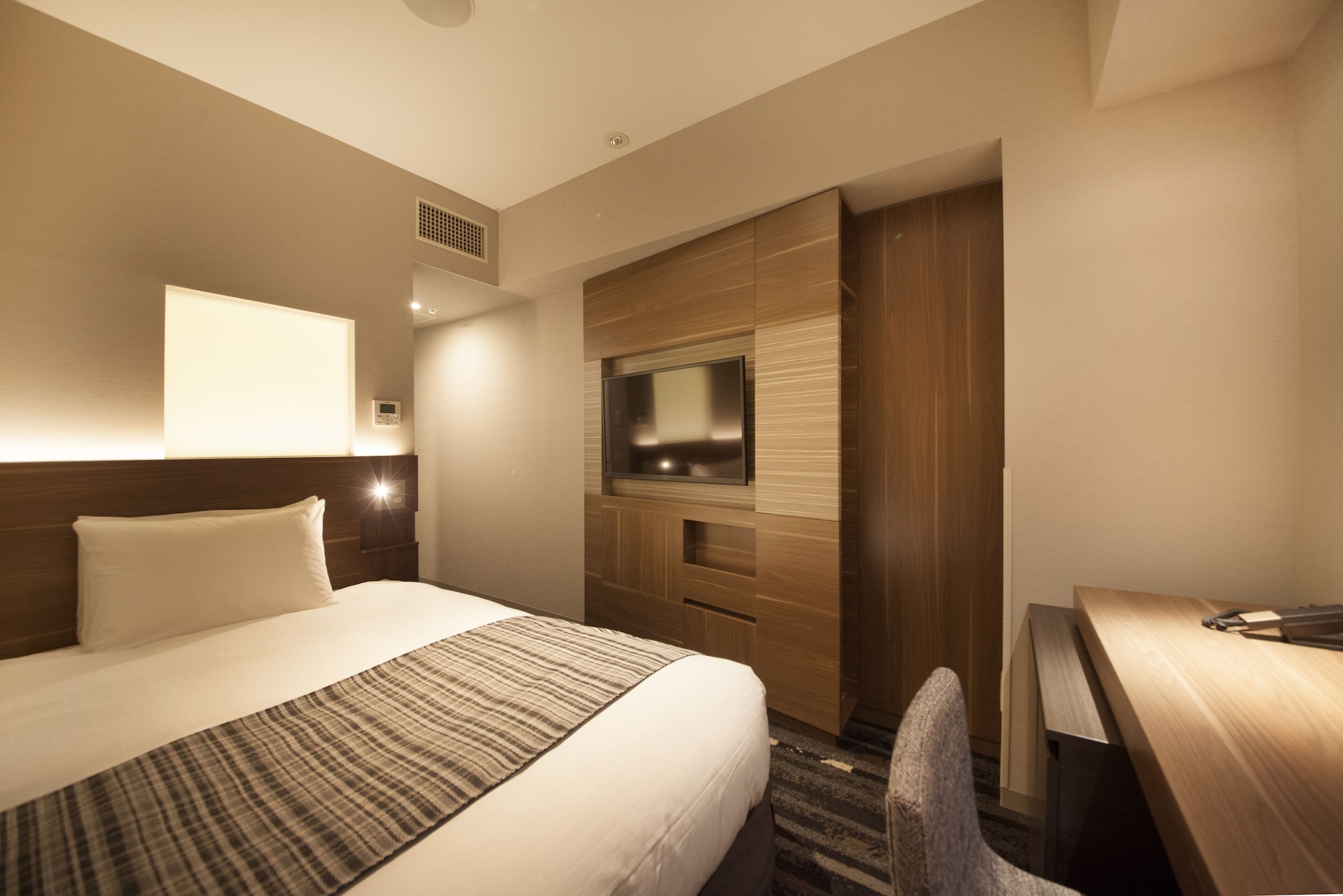 Semi Room, Semi Double Bed