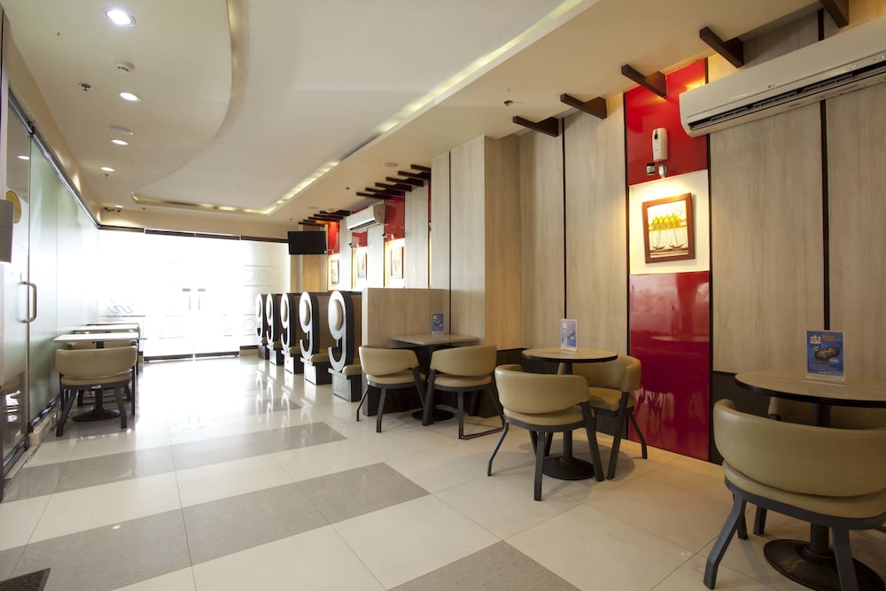 Hotel 99 34/50