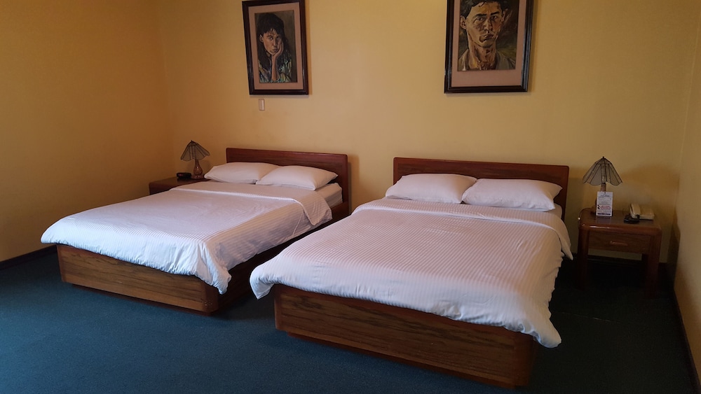Fleur De Lys Hotel 12/61