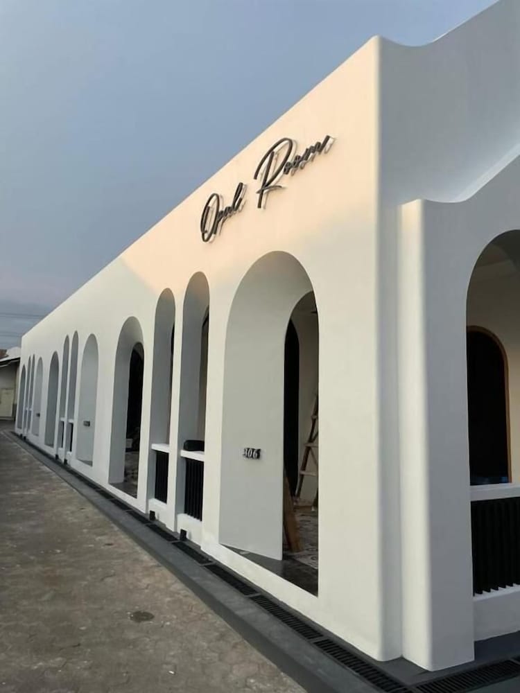 Hotel Besar Purwokerto 4/50