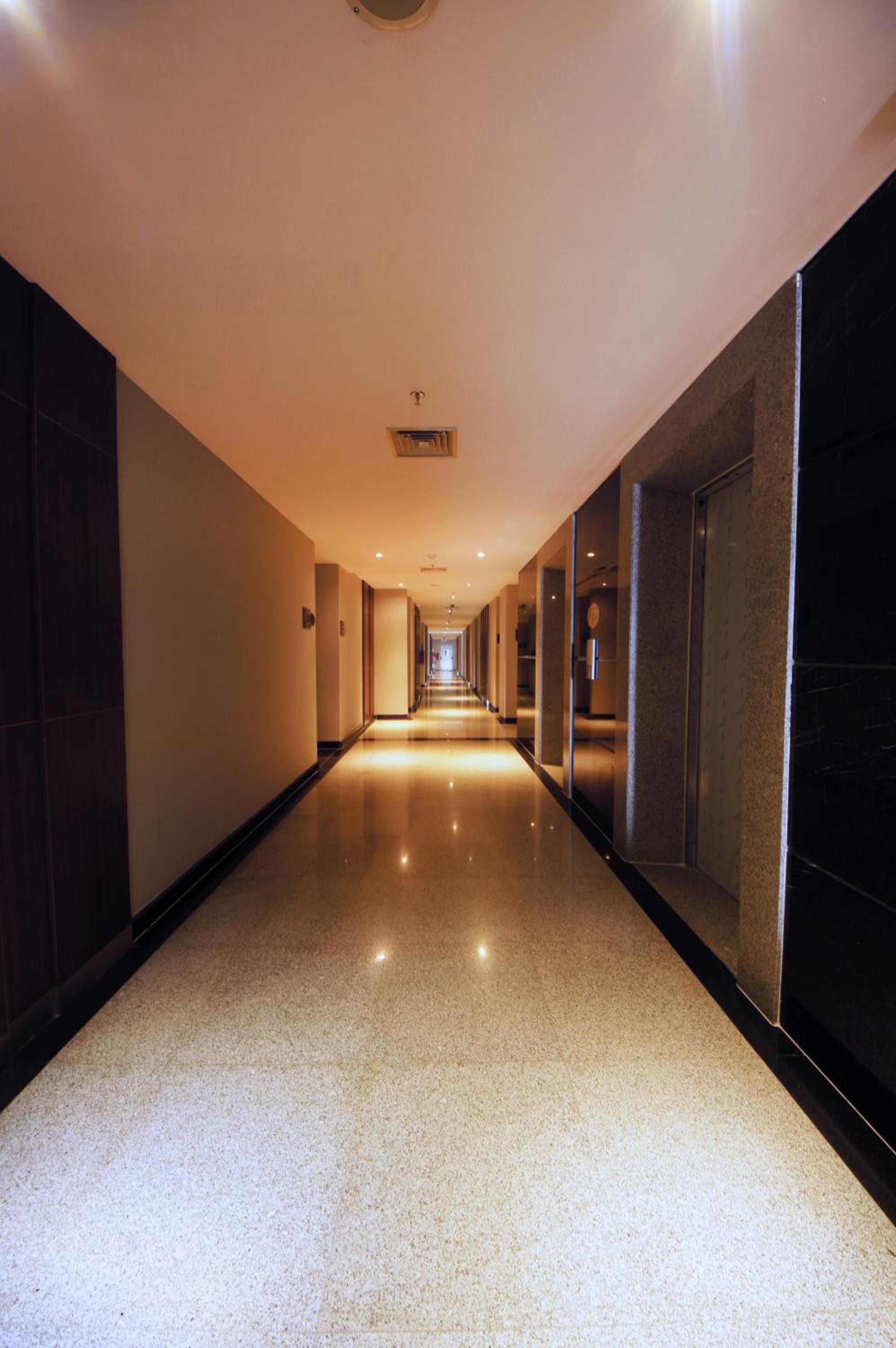 B FASHION HOTEL 43/46