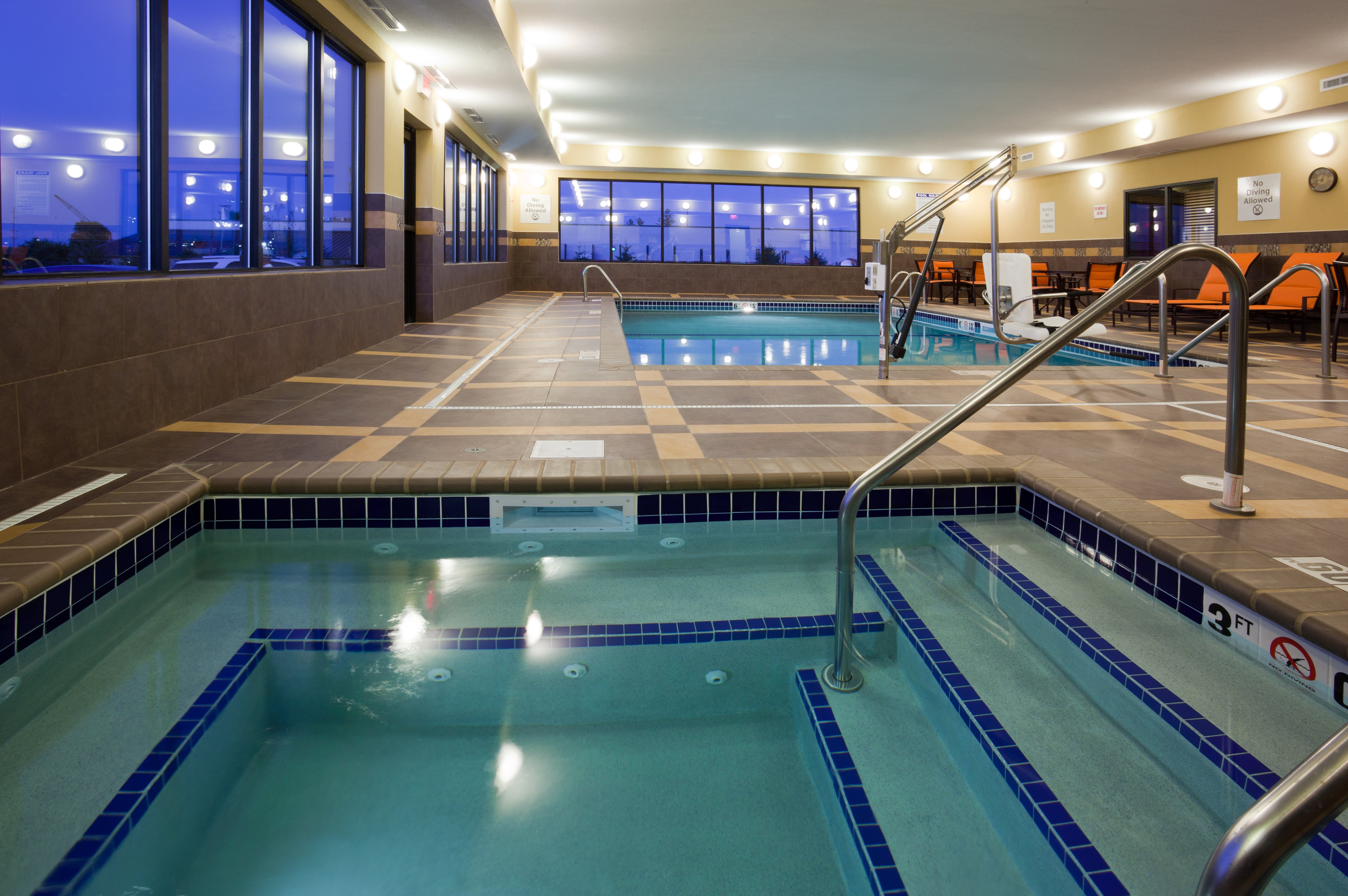Holiday Inn Express Fort Dodge 18/26