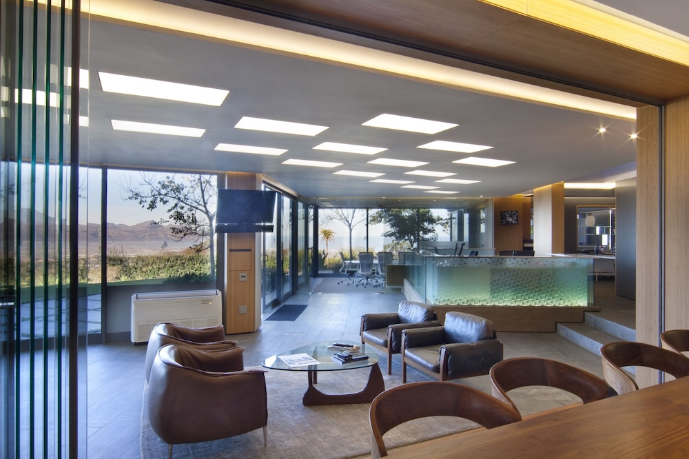 Spanish Farm Guest Lodge 63/90