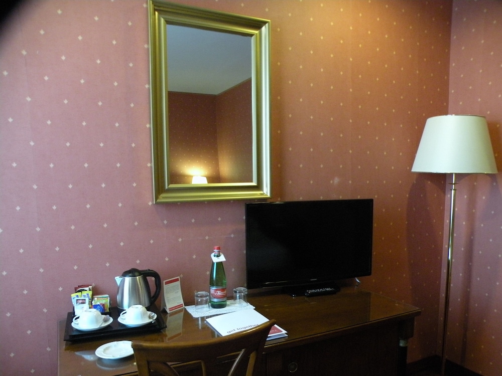Ramada By Wyndham Naples photo3