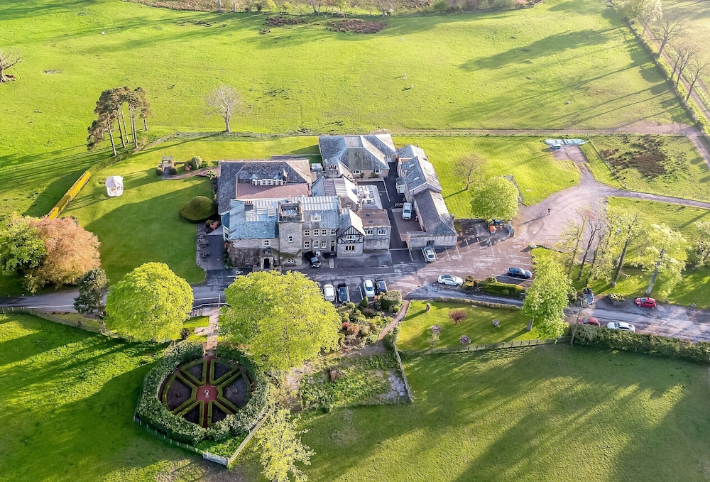Hundith Hill Hotel 55/66