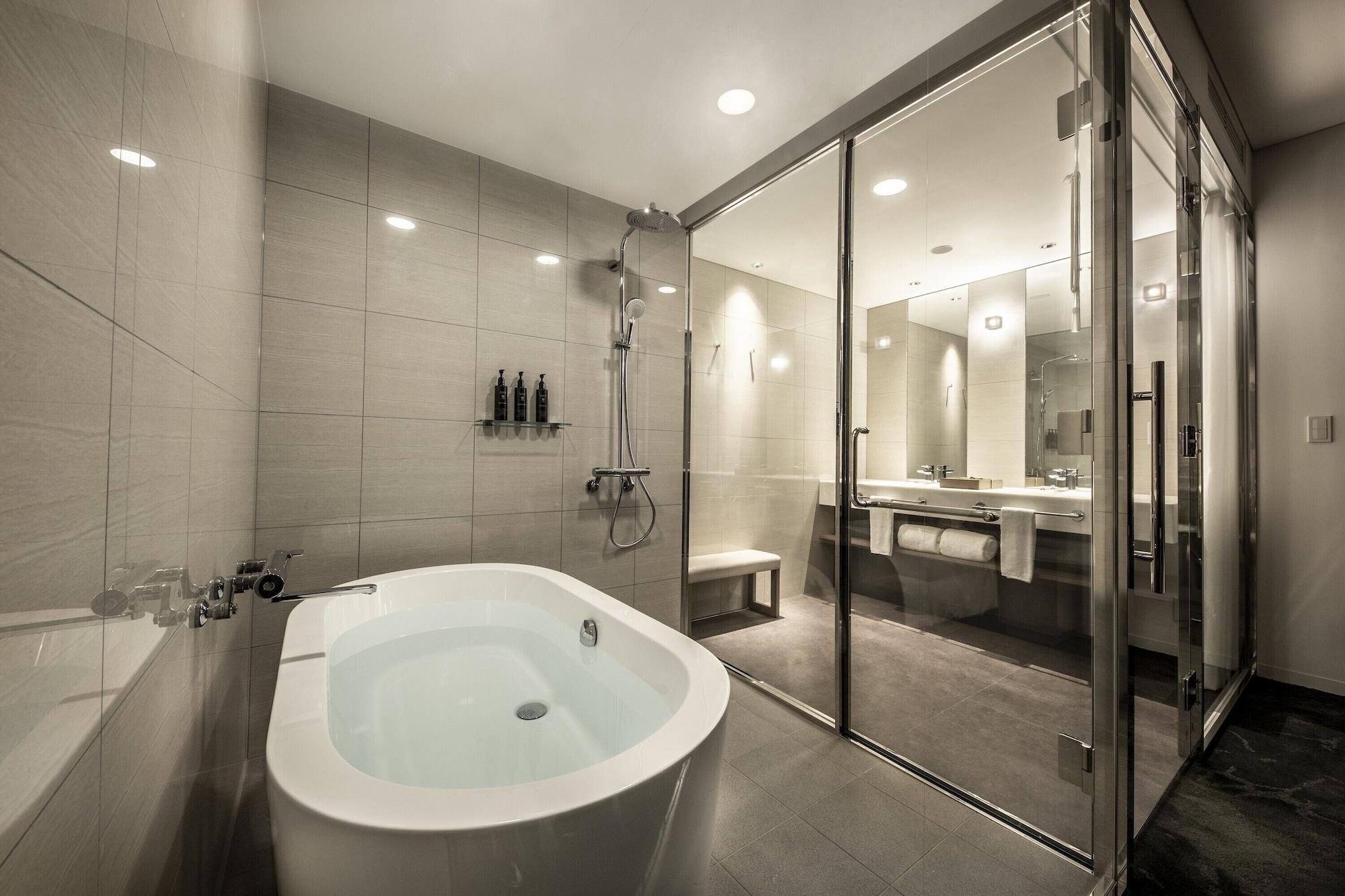 Iconic, Suite, Lounge Access، The Royal Park Hotel Iconic Kyoto 3/3