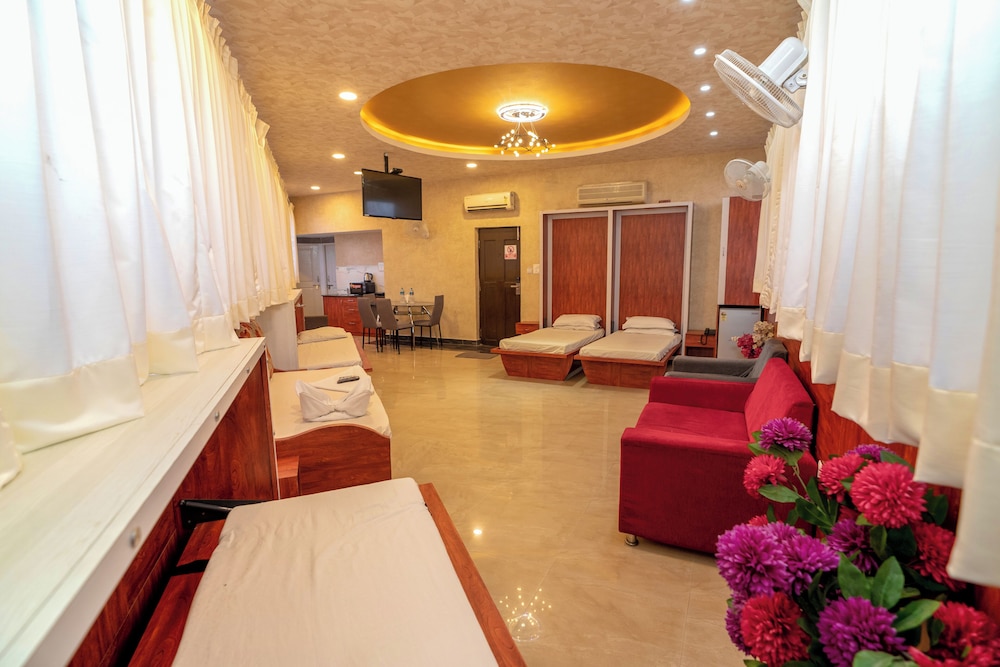 4 Seasons Suites 36/50