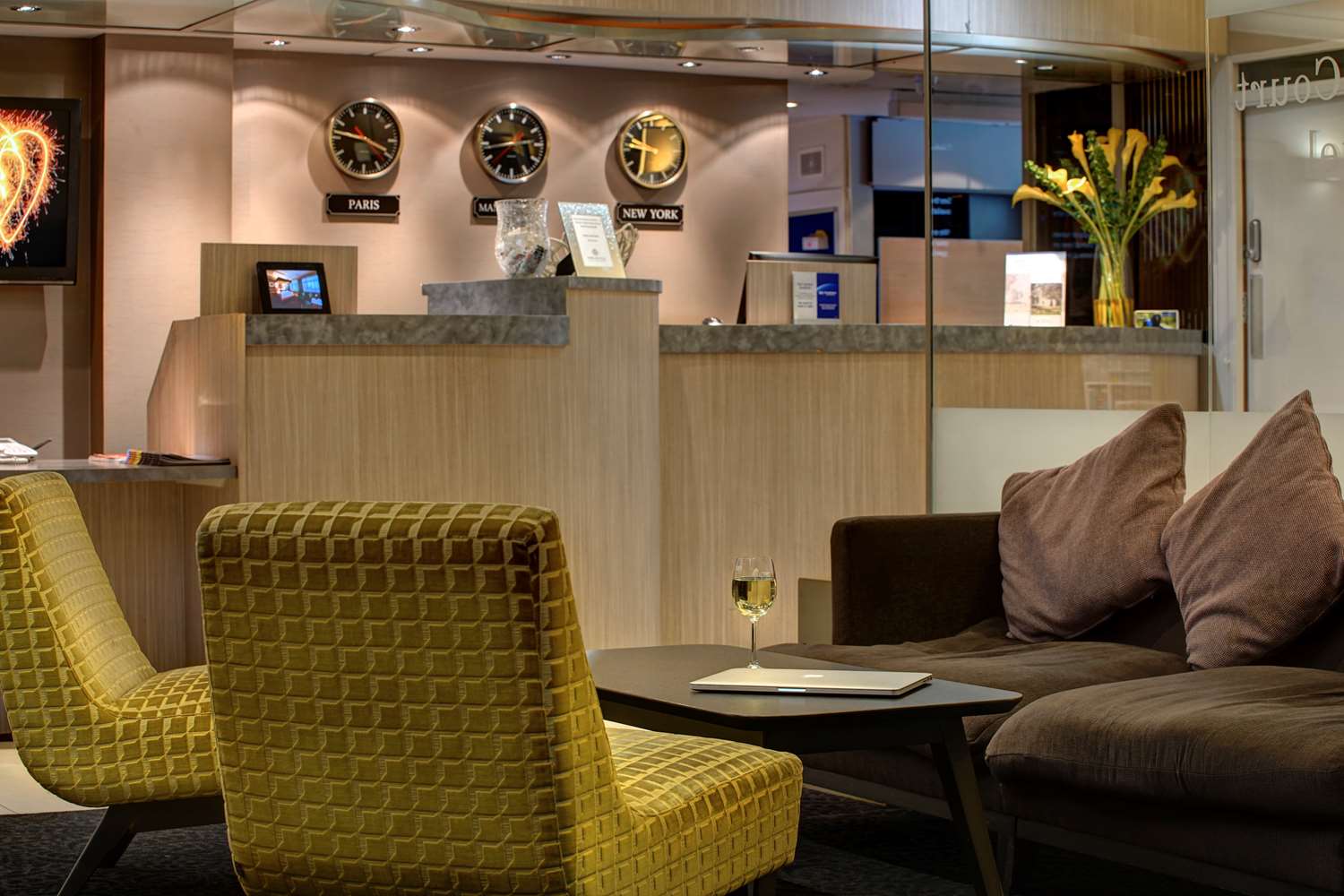 Manchester Altrincham Cresta Court Hotel 6/18