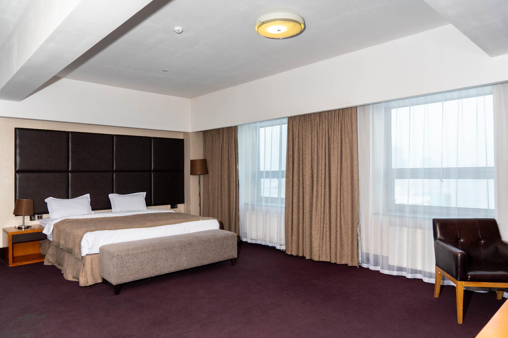 Type A, Deluxe, Twin Beds