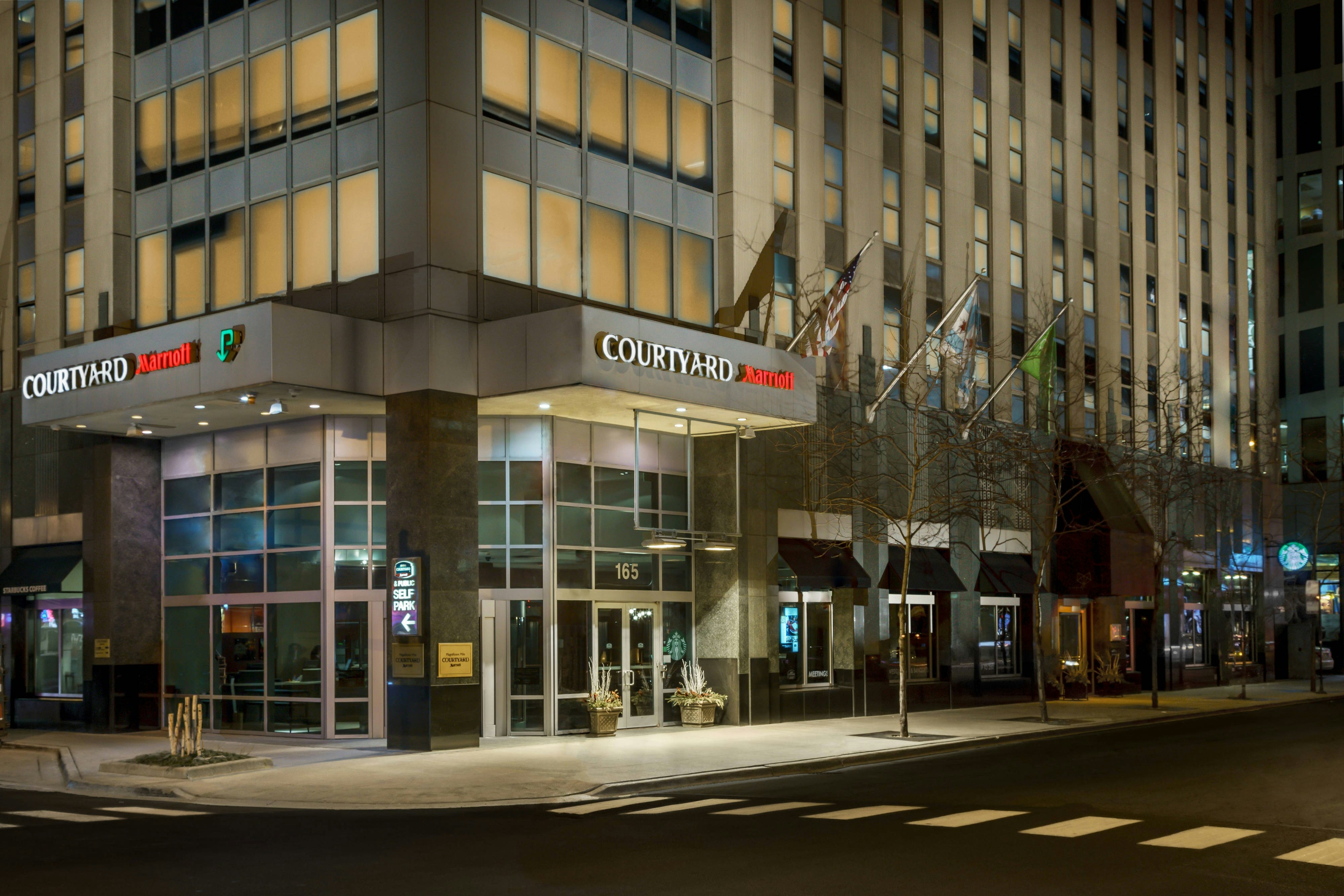 Courtyard Chicago Downtown/Magnificent Mile 4/63
