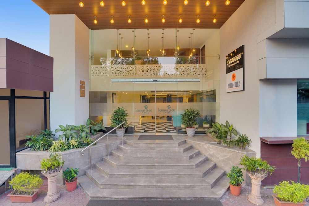 Lemon Tree Hotel, Centre Point, Jamshedpur 11/46