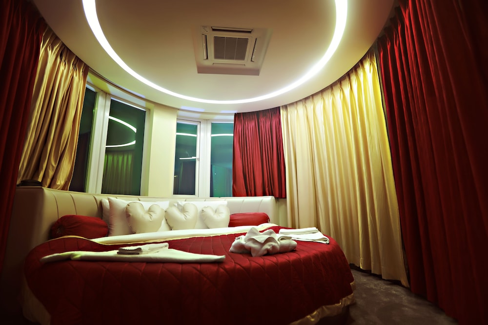 Tower, Suite, King Bed، Patliputra Continental Hotel 3/10
