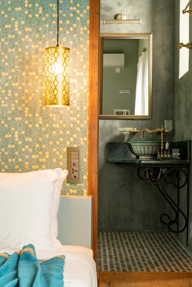 SPERVERI BOUTIQUE HOTEL 60/77
