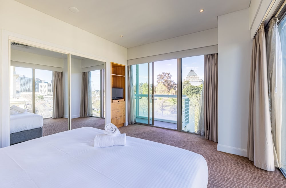 1 BEDROOM, EXECUTIVE, APARTMENT