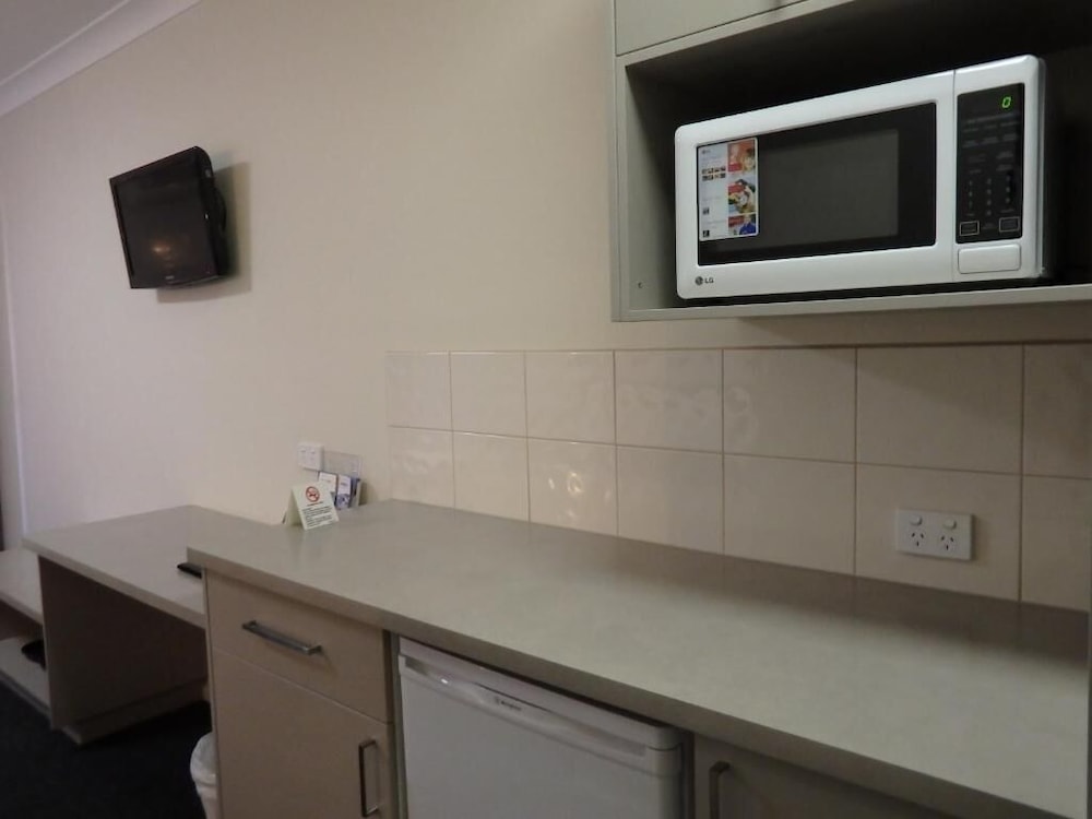 Werribee Motel & Apartments 51/63