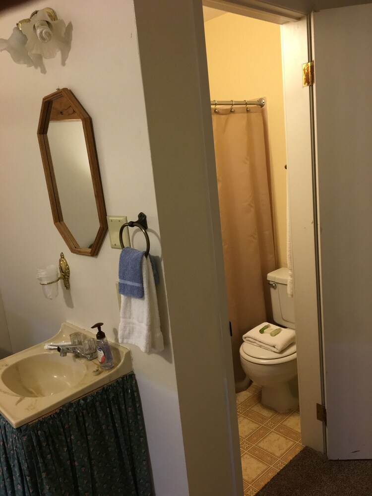 The Courtland Hotel and Day Spa 73/76