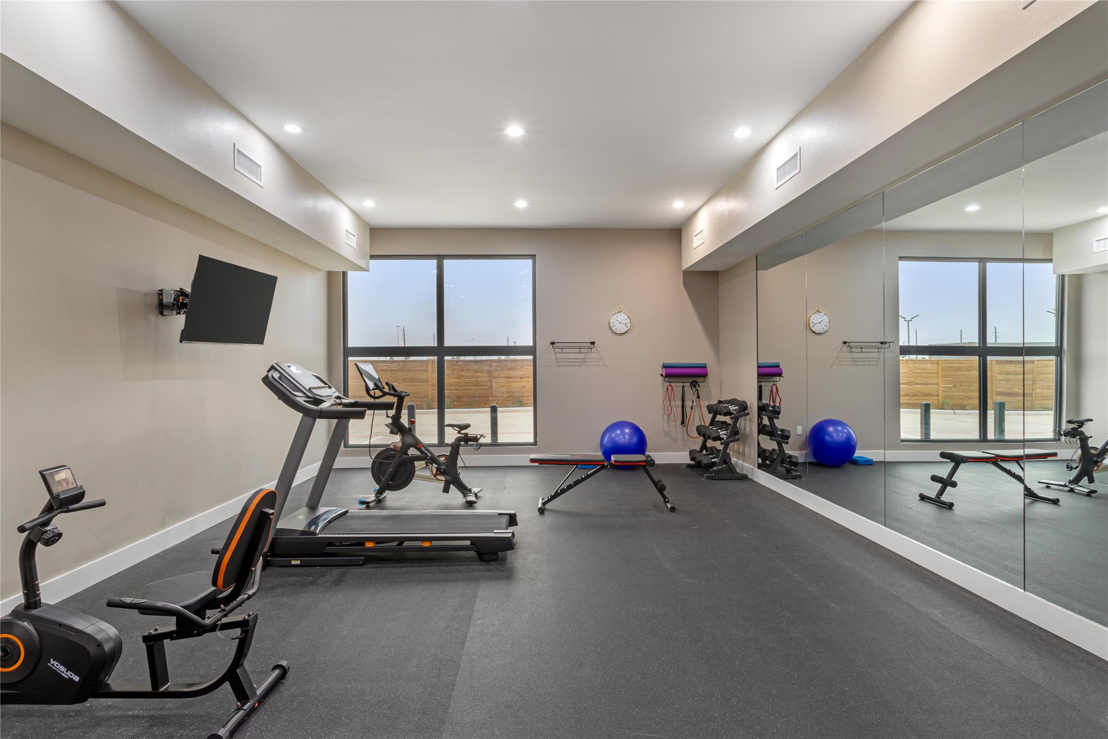 Best Western Plus Pearland/Houston Medical Center Hotel 25/37