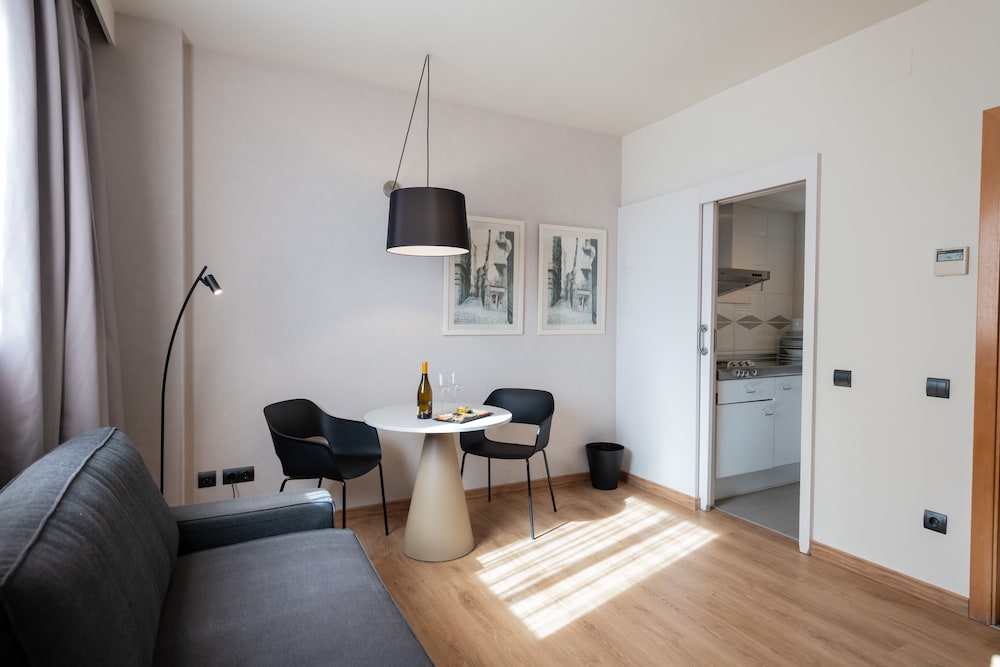 Aparthotel Atenea Barcelona 55/78