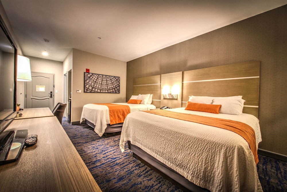 Best Western Plus Media Center Inn & Suites 7/28