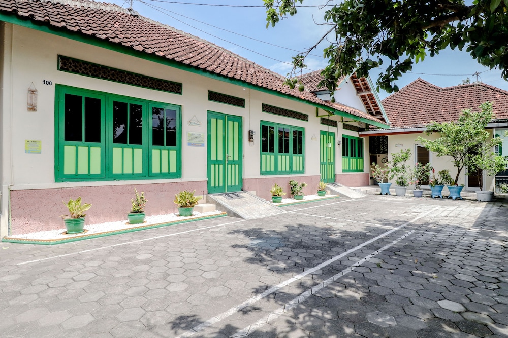 Bahagia Sederhana Home Stay - Hostel by ZUZU 44/50