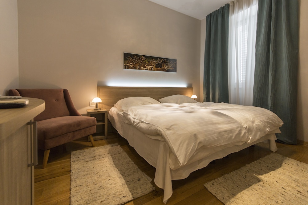 Tifani Luxury Rooms 14/50