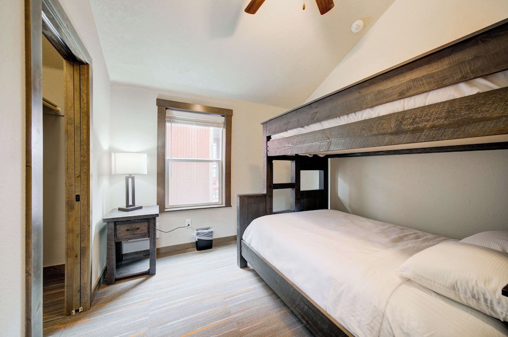 Ridgeline Hotel at Yellowstone, an Ascend Collection Hotel 23/59