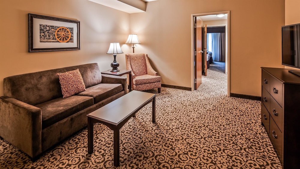 Best Western Plus Intercourse Village Inn & Suites 24/46