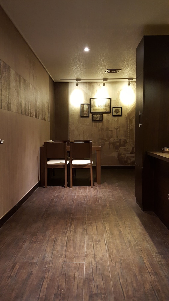 HOTEL HIGHLAND 16/18